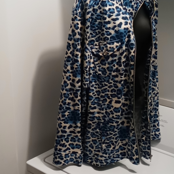 Jacket - Picture 2 of 9